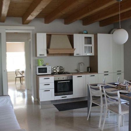 Giardino Degli Ulivi Apartamento Caprino Veronese Exterior foto