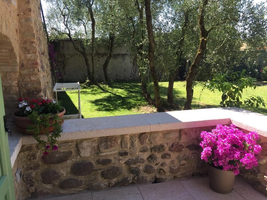 Giardino Degli Ulivi Apartamento Caprino Veronese Exterior foto