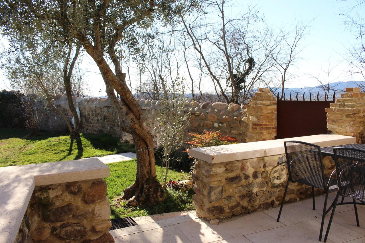 Giardino Degli Ulivi Apartamento Caprino Veronese Habitación foto